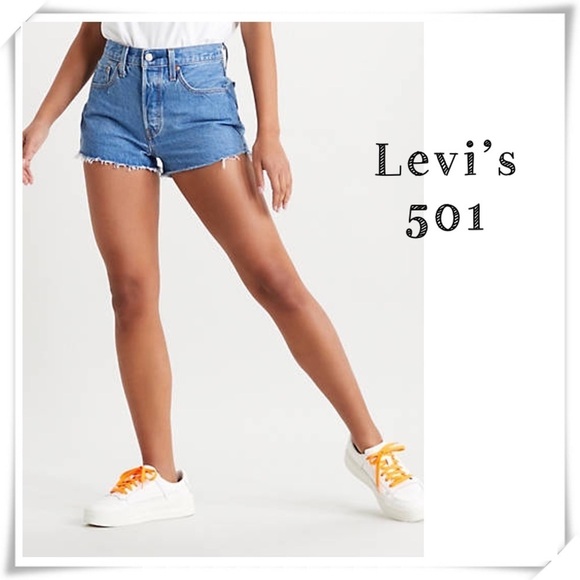 LEVI’S 501 Cotton Raw Hem Denim Shorts in light washed - Picture 1 of 6